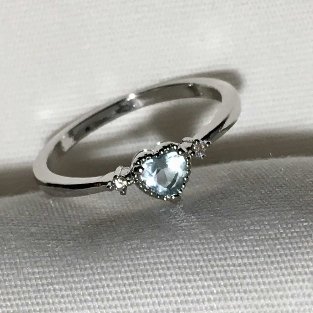Silver plated blue heart ring